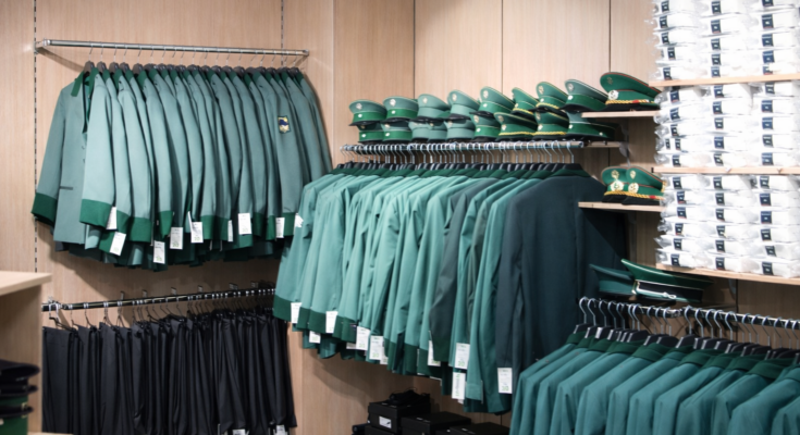 Große Auswahl an Schützenjacken und Westen bei EinzigArt in Hövelhof mit Lagerware, Maßanfertigungen und Sonderanfertigungen für Schützenvereine.